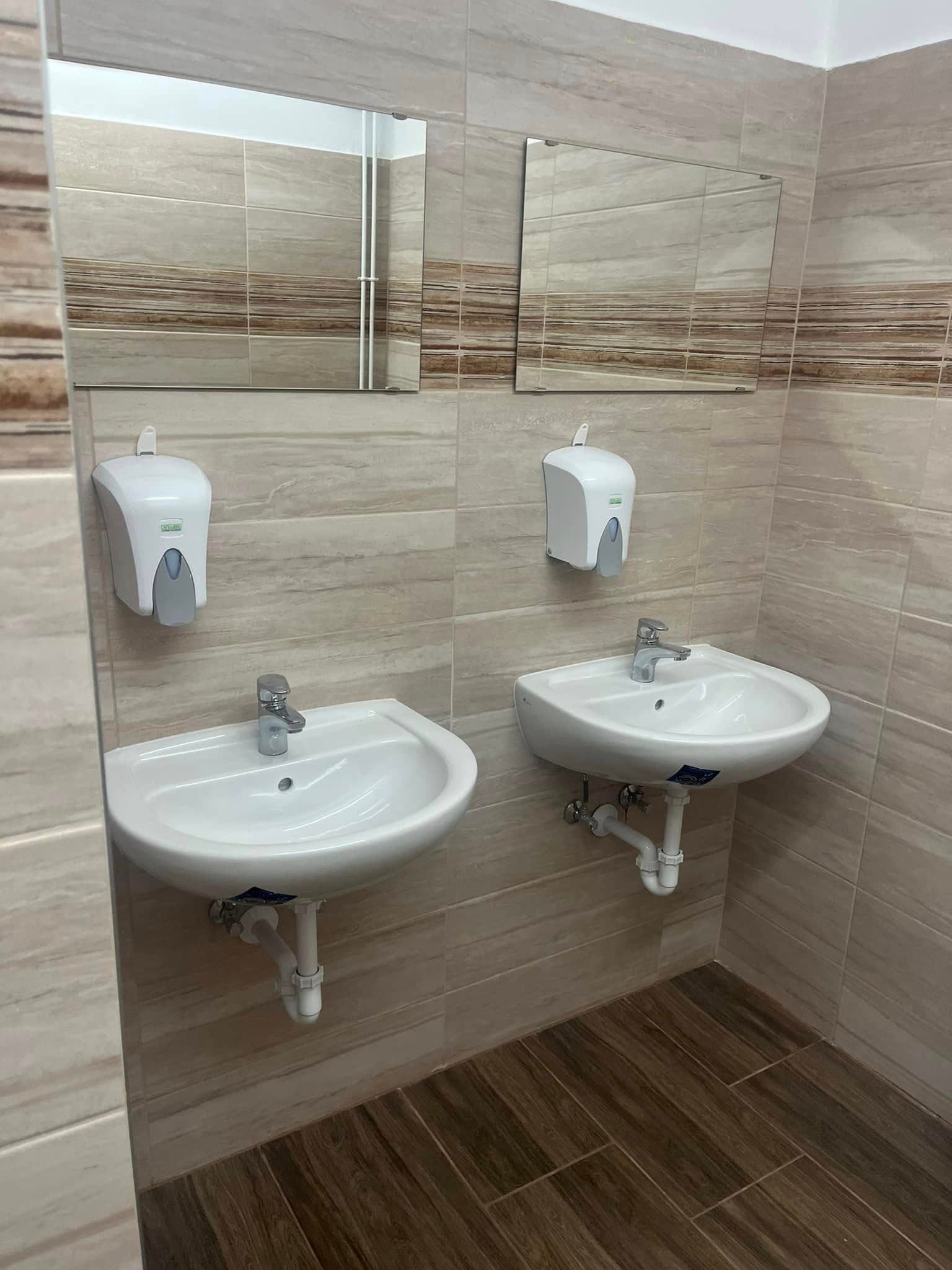 Mosdópult falburkolással