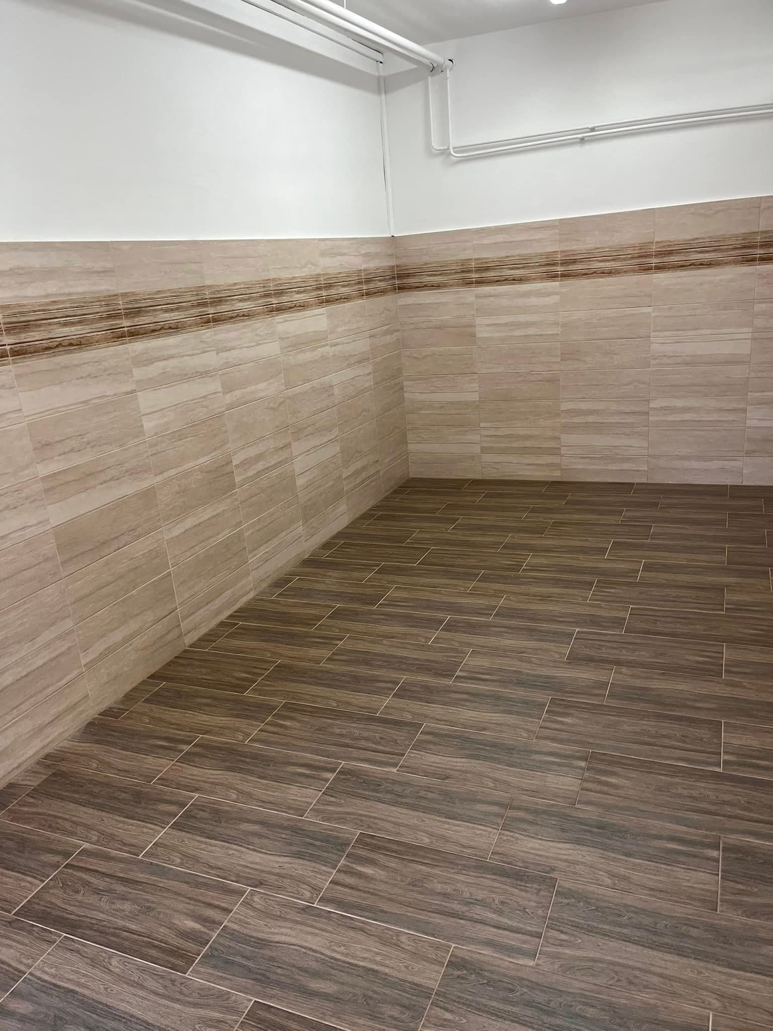 Helyiség fal- és padlóburkolás